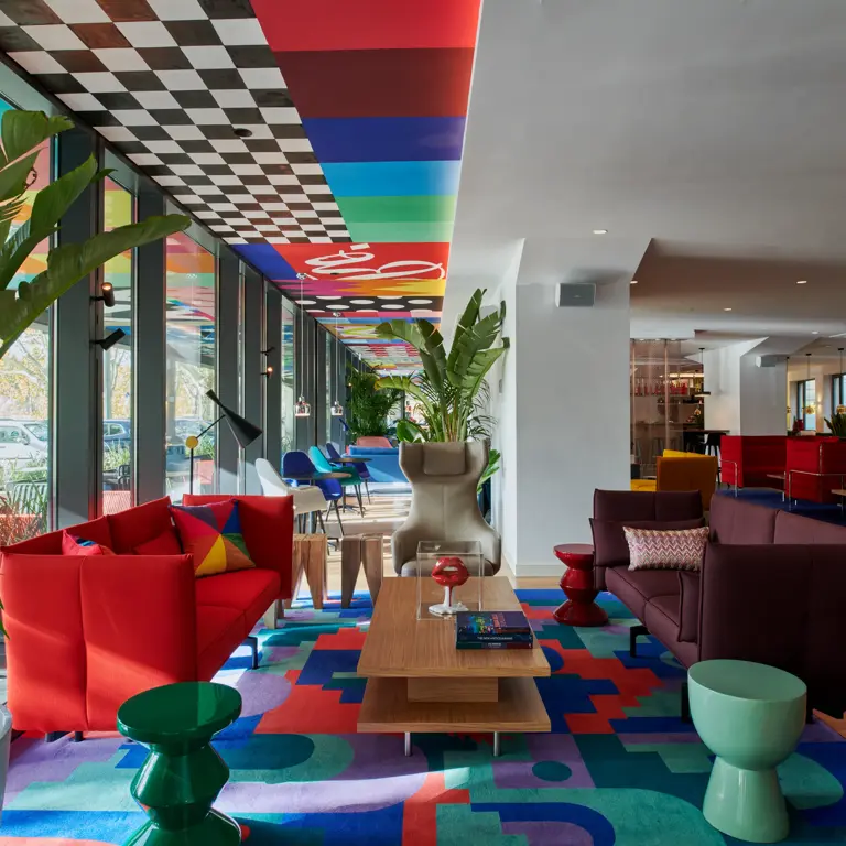 citizenM hotel living room 